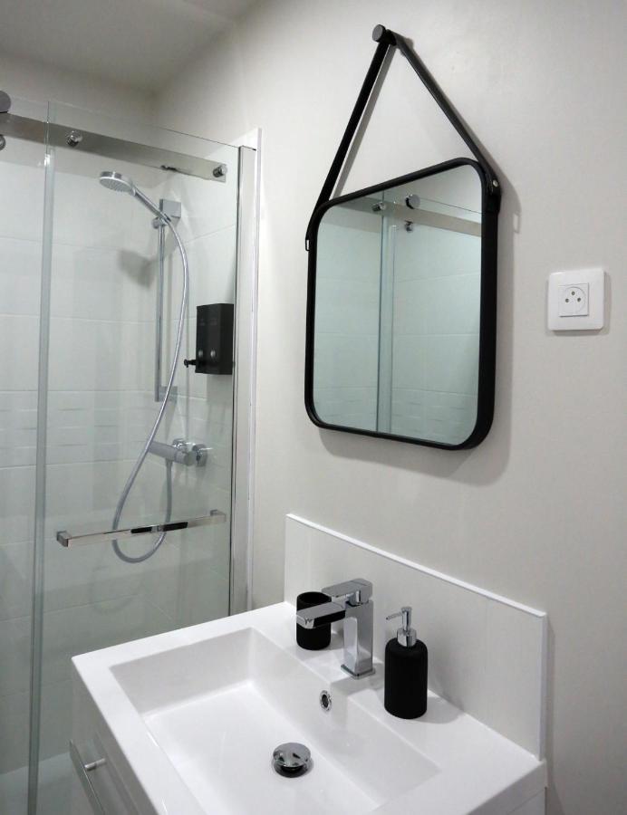 Leden Apartment Lissieu Екстериор снимка